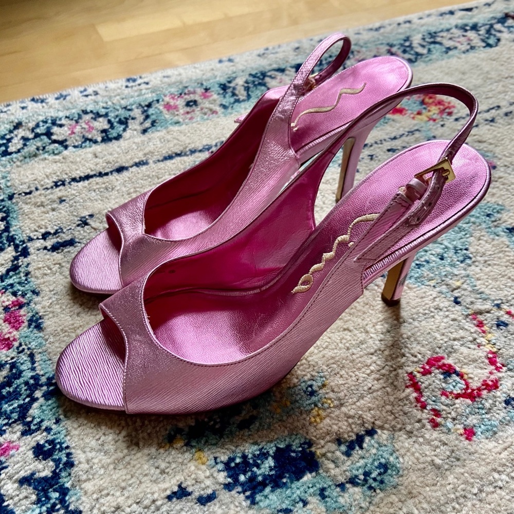 Pink vintage kitten heels Nina Ricci heels!